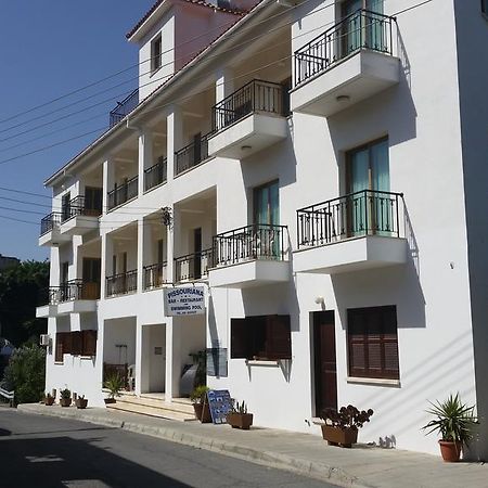 Pissouriana Hotel Apartments Екстериор снимка