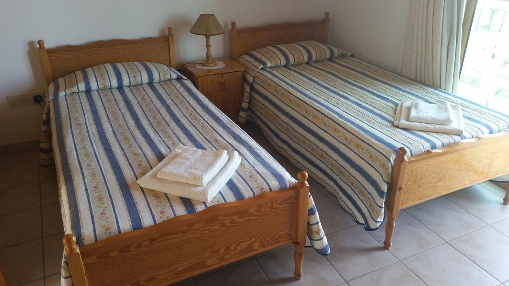 Pissouriana Hotel Apartments Екстериор снимка
