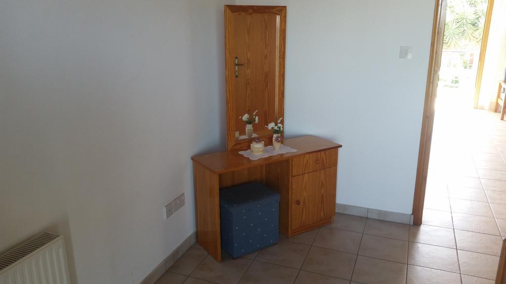 Pissouriana Hotel Apartments Екстериор снимка