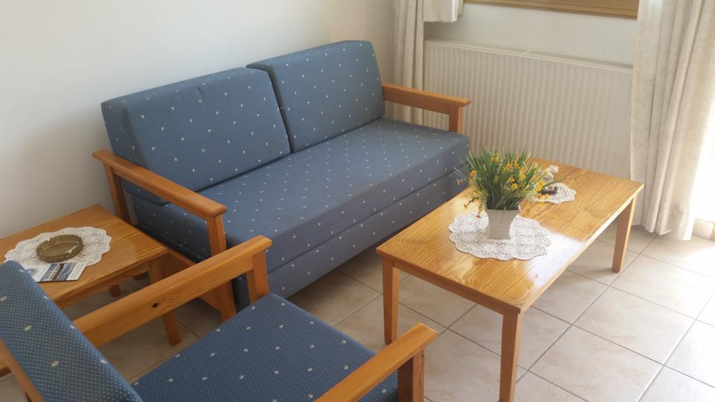 Pissouriana Hotel Apartments Екстериор снимка