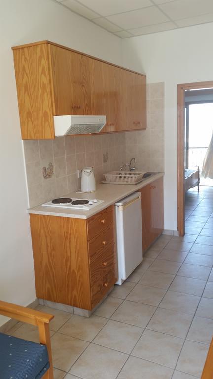 Pissouriana Hotel Apartments Екстериор снимка