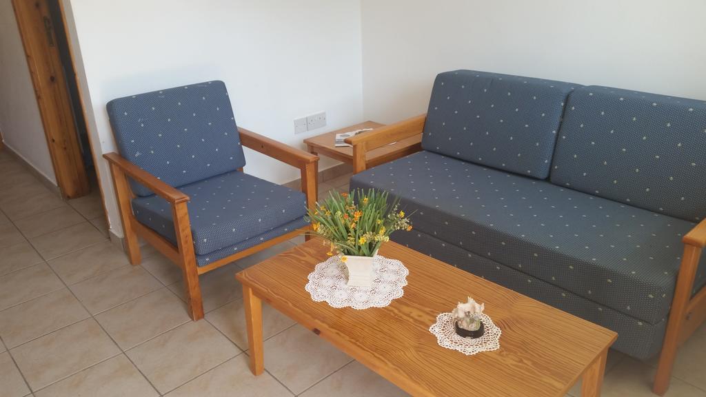 Pissouriana Hotel Apartments Екстериор снимка