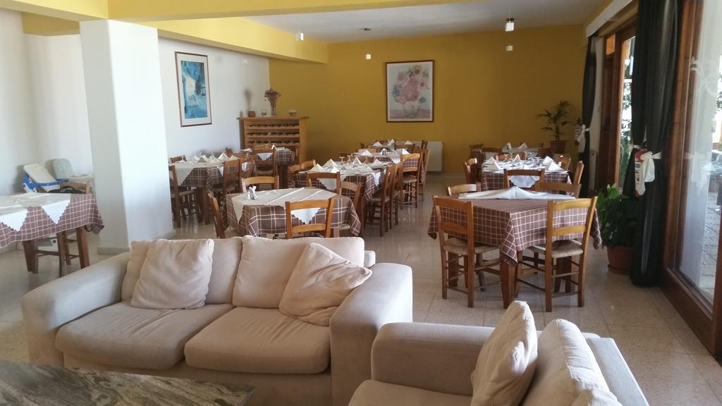 Pissouriana Hotel Apartments Екстериор снимка