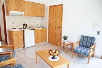 Pissouriana Hotel Apartments Екстериор снимка